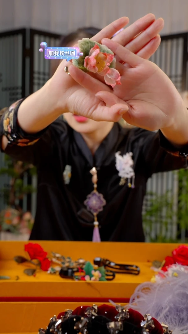 刺绣平**遂非遗苏绣绒花手工饰品