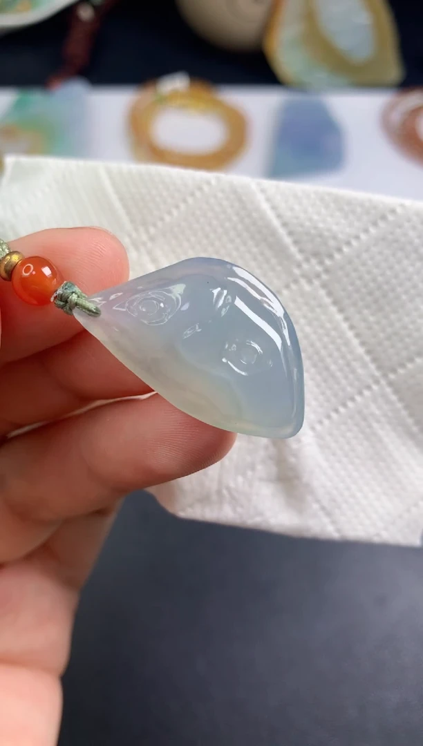 颈饰未镶嵌翡翠