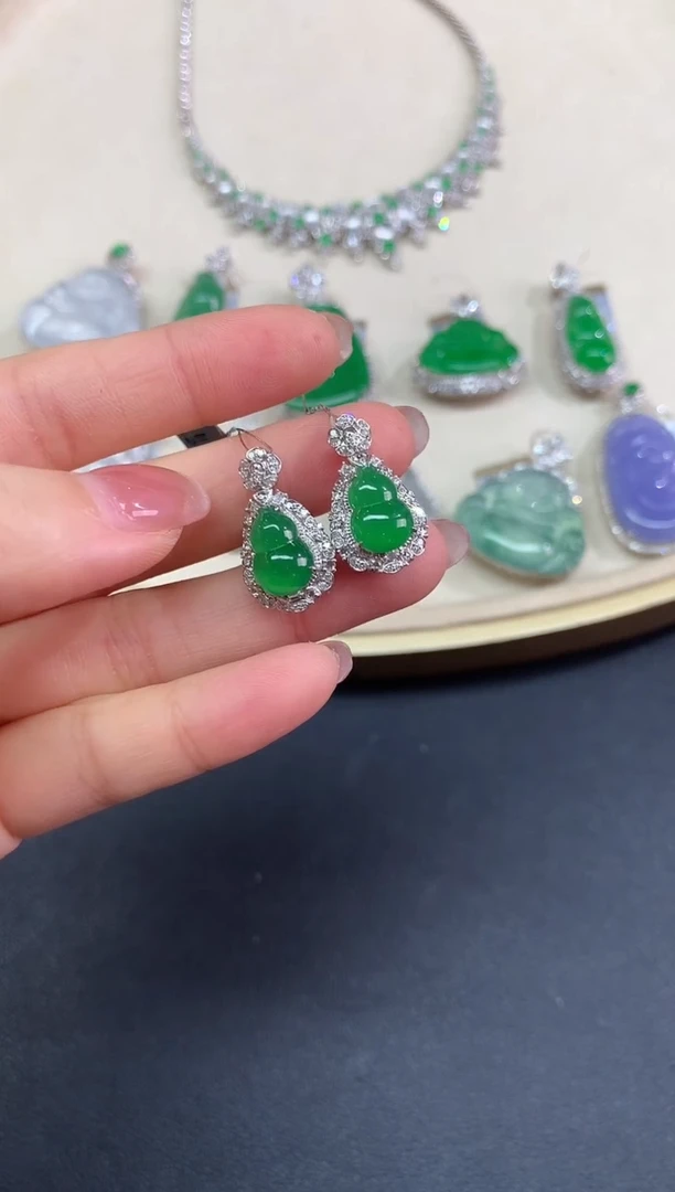 吊坠(不含链)18K金镶嵌翡翠A109|多样性发其一|9800