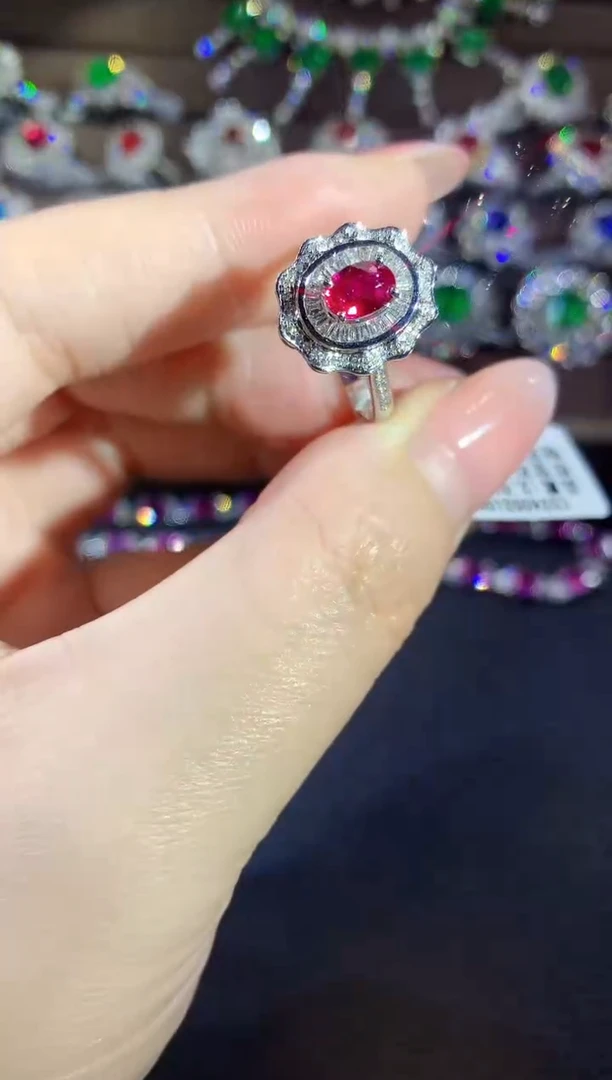 18K金镶嵌戒指红宝石C79