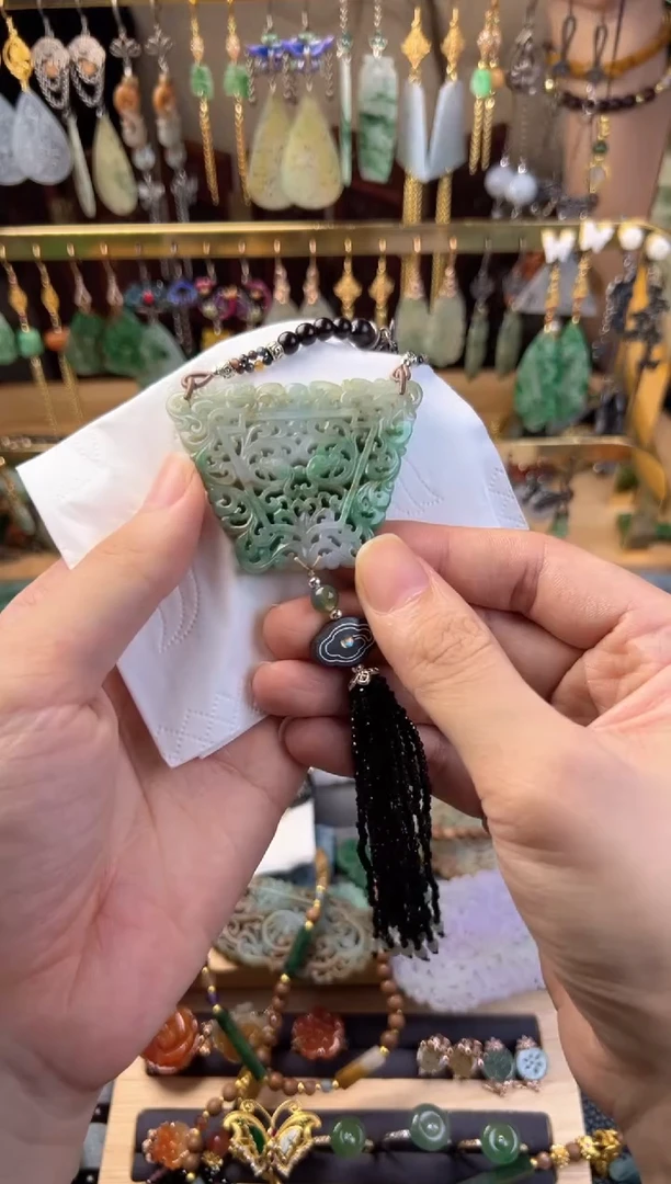 未镶嵌定制翡翠翡翠