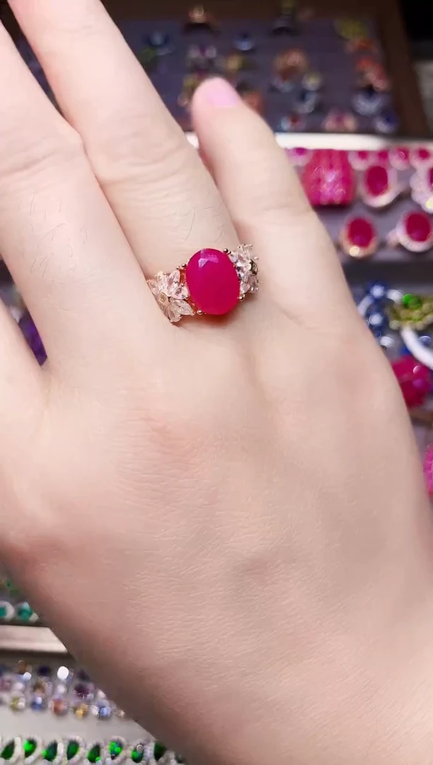 银S925镶嵌戒指红宝石....