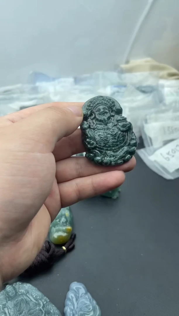 颈饰未镶嵌翡翠翡翠城