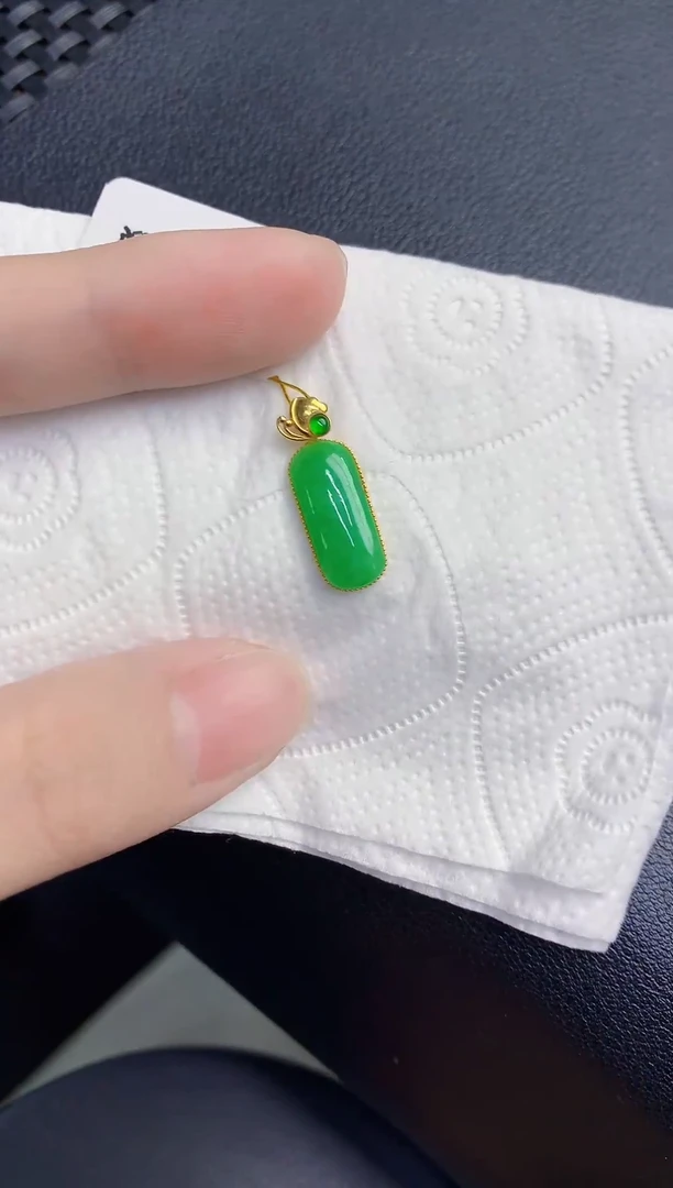 颈饰18K金镶嵌翡翠天然翡翠缅甸A货
