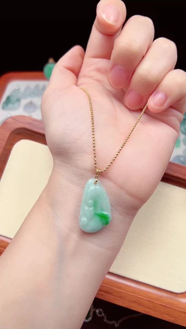 【闪购商品】翡翠颈饰18K金镶嵌如意