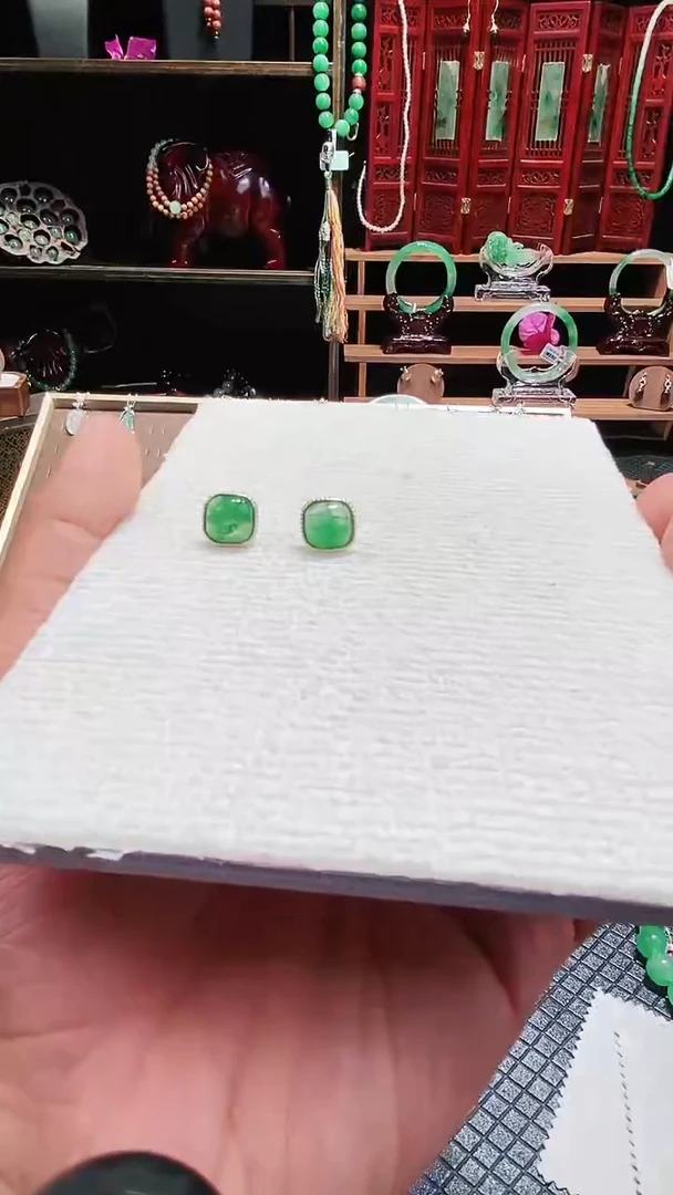 石英质玉（非洲翠）银S925镶嵌耳钉财***?耳钉