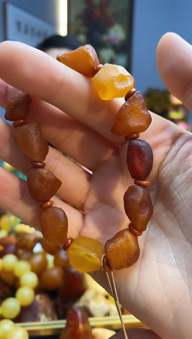 未镶嵌琥珀手串手持