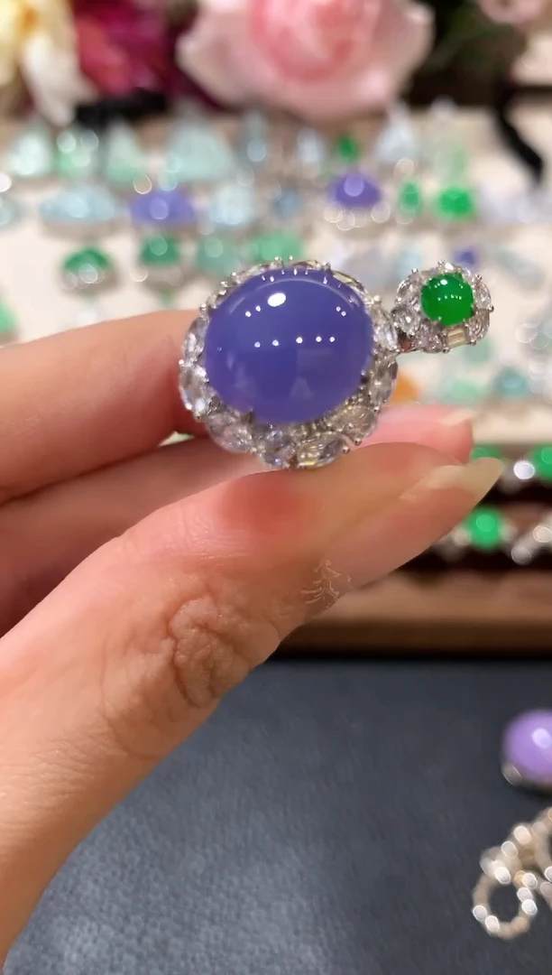 18K金镶嵌戒指翡翠用****2m47紫色有色差