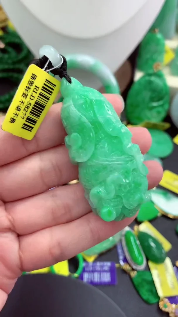 吊坠(不含链)未镶嵌翡翠天然缅甸翡翠A货