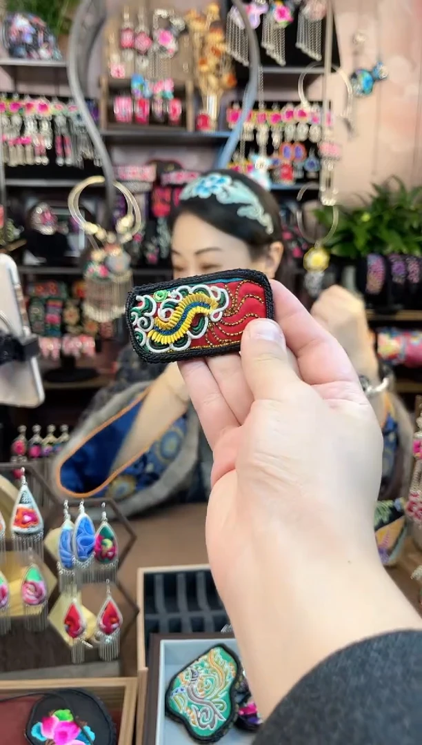 织绣民族风手工非遗老绣饰品264