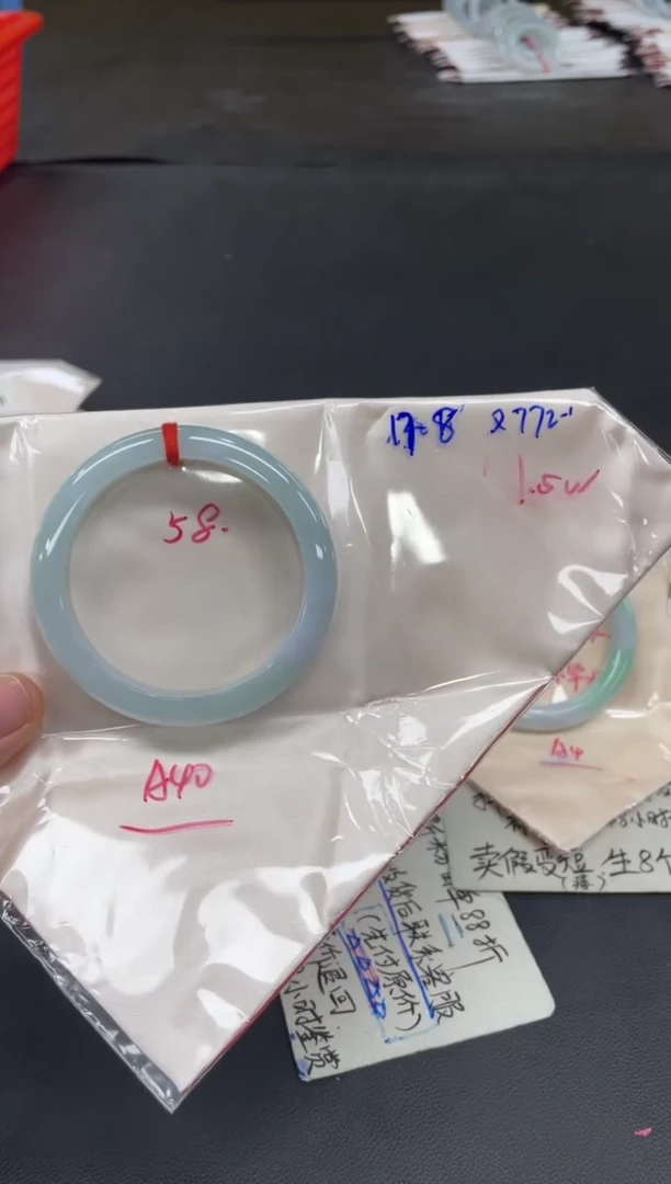 未镶嵌手镯翡翠翡翠手镯