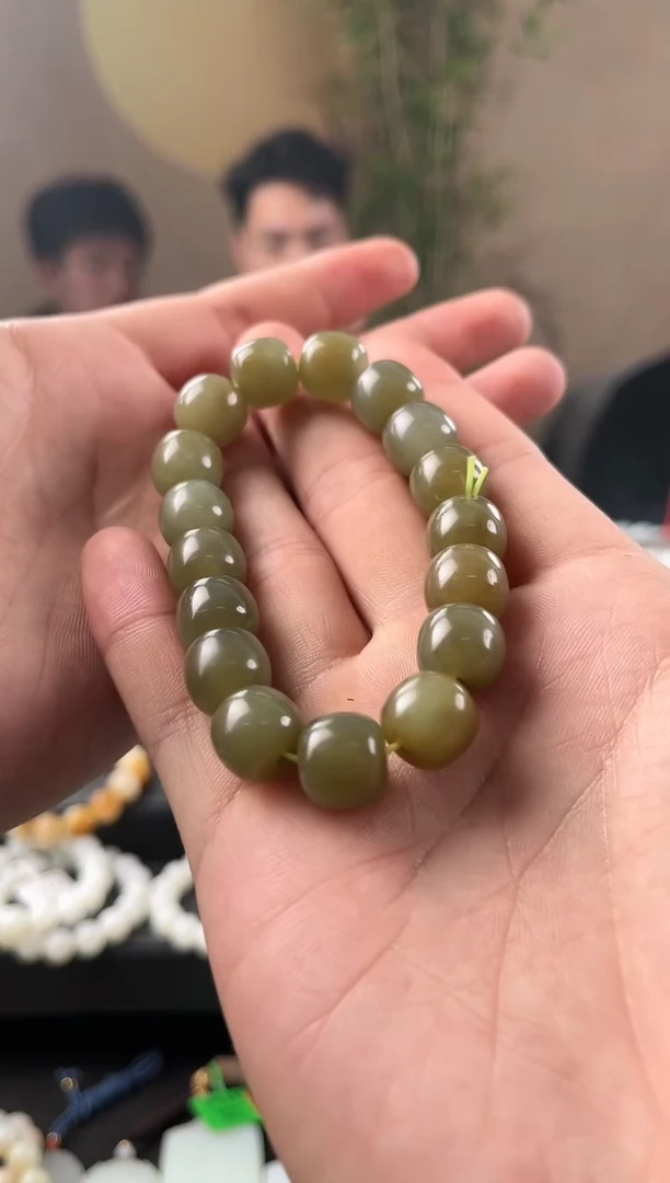 【闪购商品】和田玉手串未镶嵌若羌糖黄老型珠手串卡12mm微色差