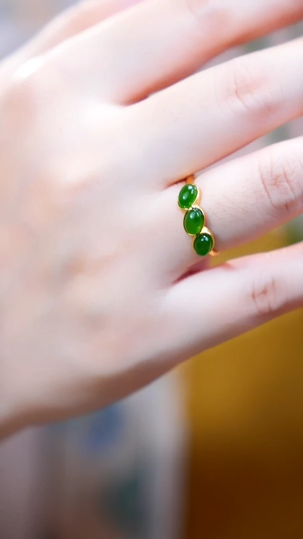 和田玉戒指银S925镶嵌蛋面戒指一个