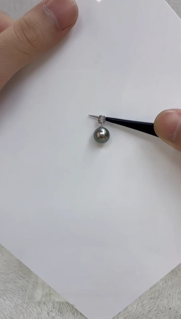 18K金镶嵌海水珍珠颈饰
