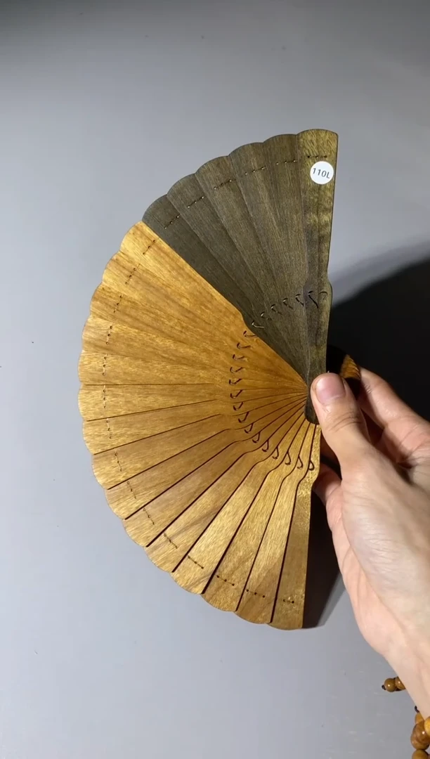 【闪购商品】金丝楠木雕110号15cm金丝楠木小叶桢楠扇子