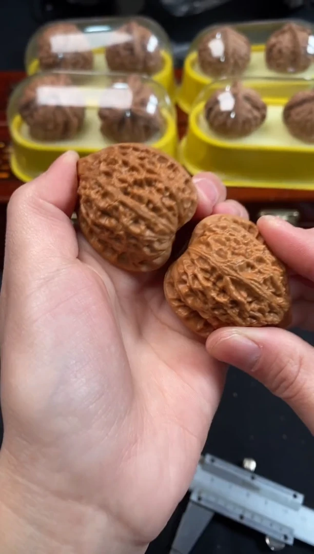 把件文玩核桃金牛38尺c513