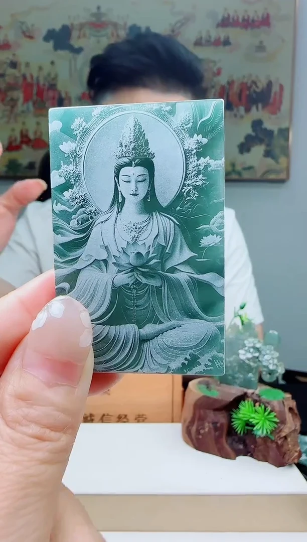 翡翠未镶嵌颈饰多样性发其一