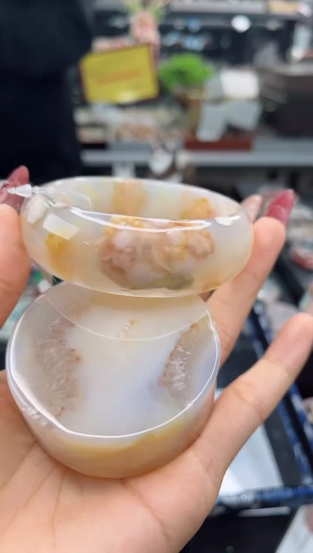 【闪购商品】石英质玉手镯未镶嵌61圈口（赠品镯心）3563195