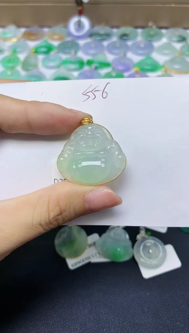 翡翠18K金镶嵌颈饰 天然缅甸翡翠A货