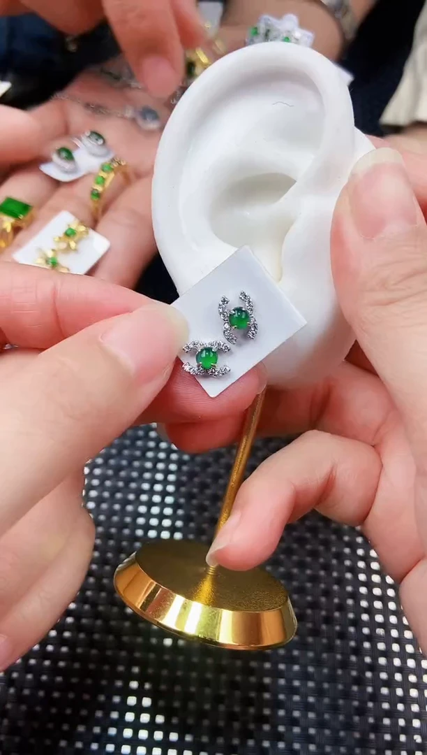 【闪购商品】翡翠耳饰未镶嵌11111111