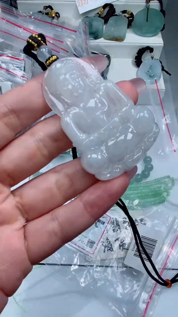 颈饰未镶嵌翡翠吊坠