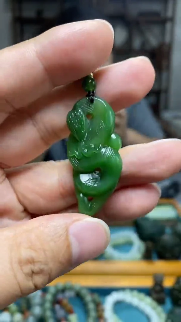 和田玉未镶嵌颈饰83