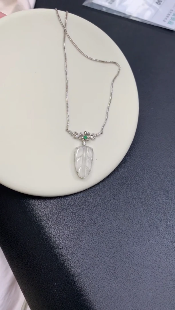 18K金镶嵌定制翡翠自营供应 48小时鉴赏期