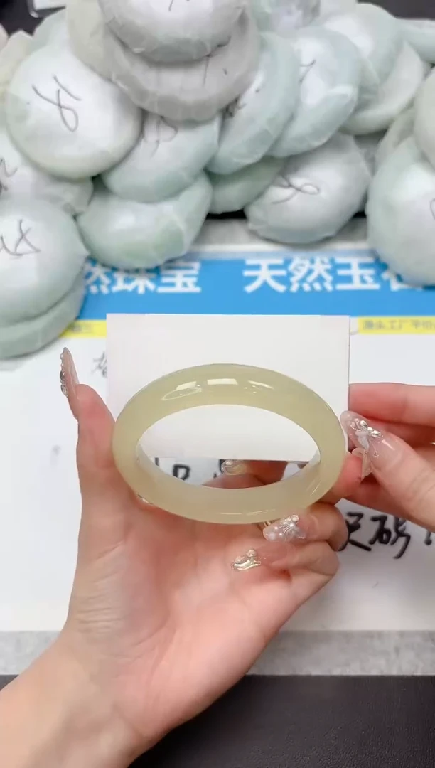 未镶嵌手镯石英质玉187-61.0