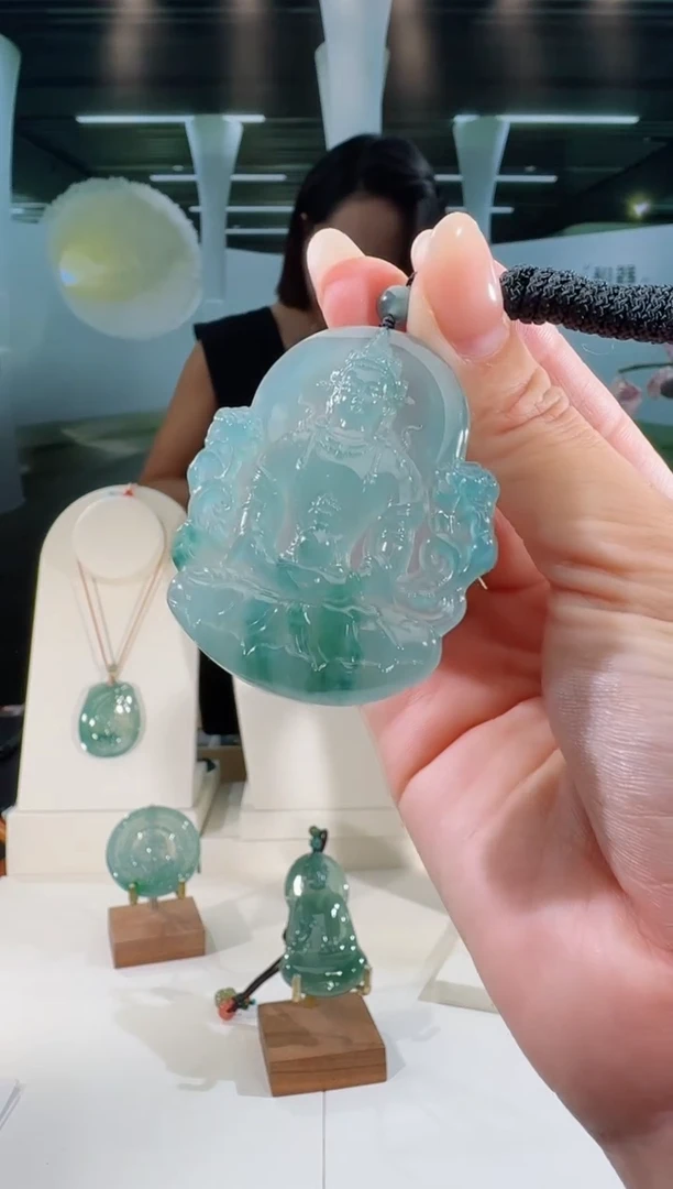 翡翠未镶嵌吊坠(不含链)观音