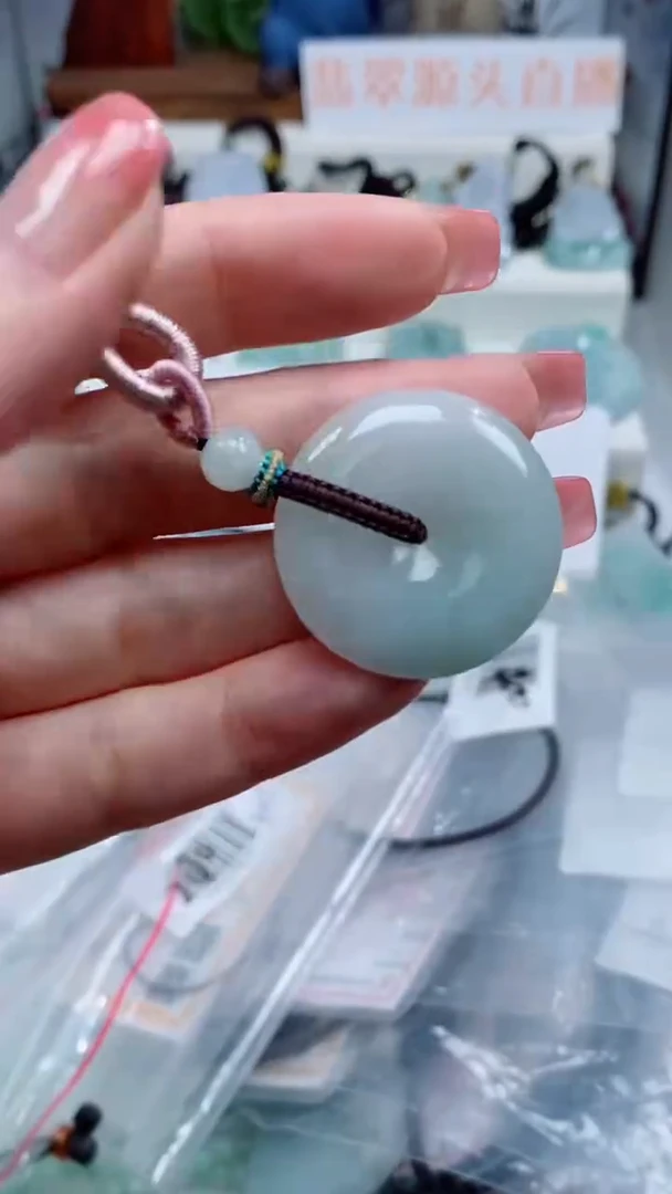 翡翠未镶嵌颈饰吊坠