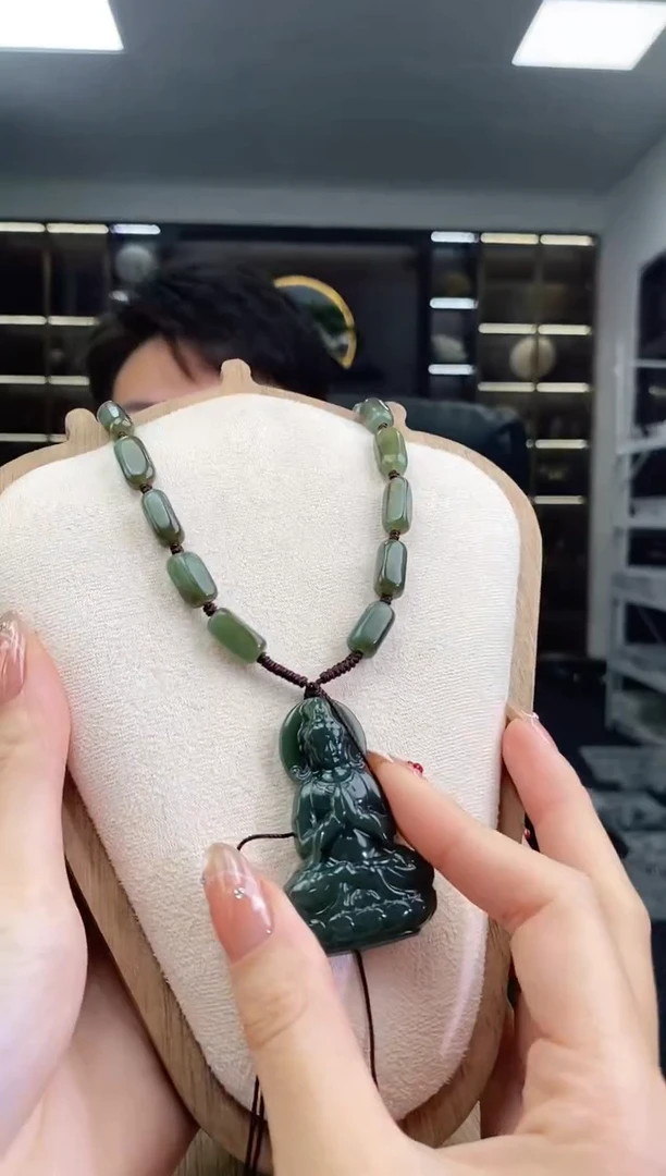 颈饰未镶嵌和田玉观音