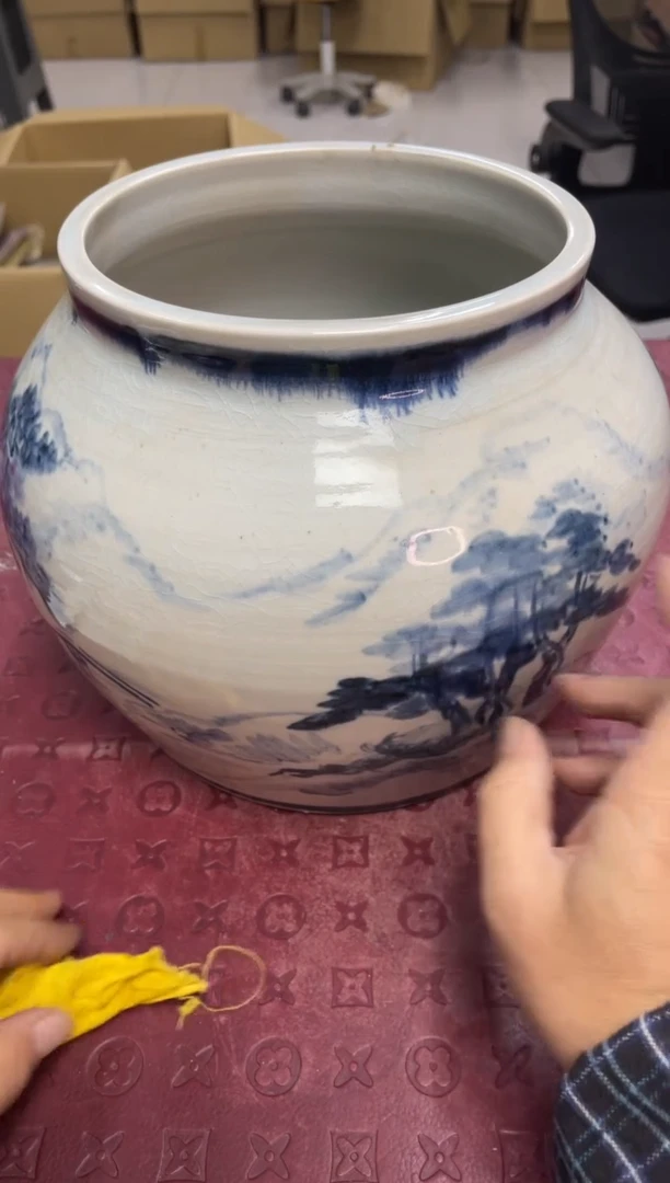 瓶32 *23*18  默认微瑕，no退no换，介意勿拍