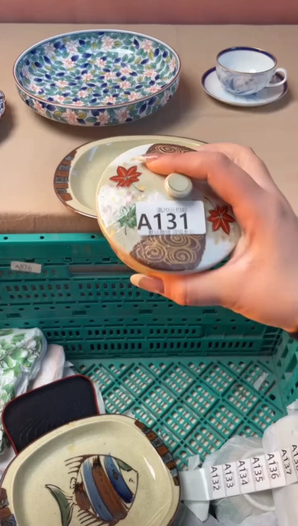 瓷片胖****。瓷器瓷器A131