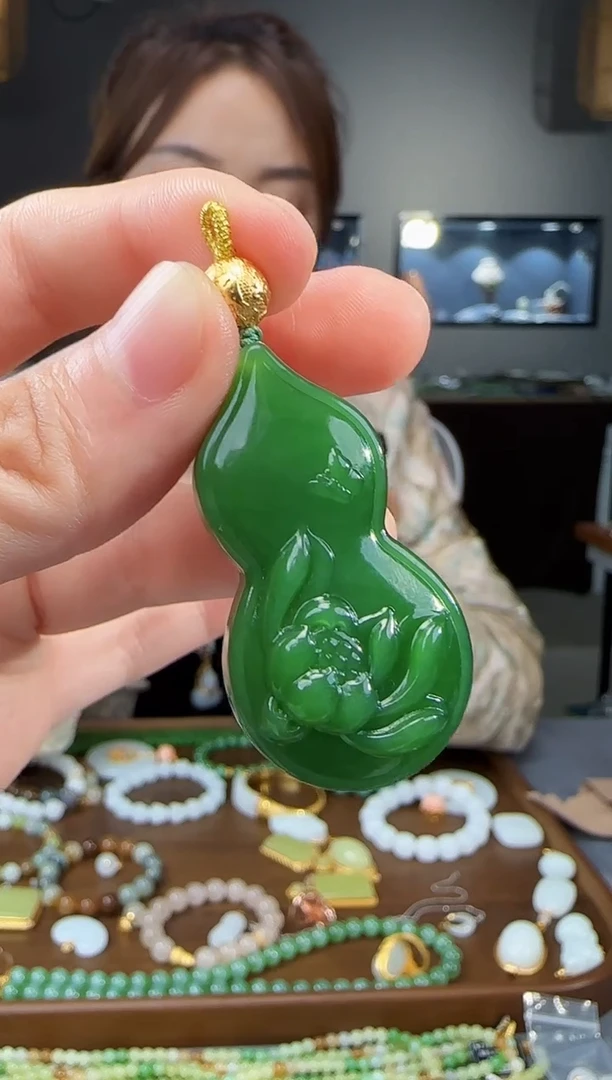 和田玉未镶嵌吊坠(不含链)1