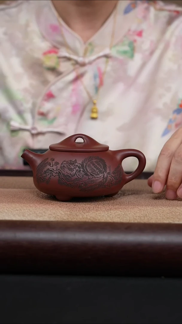 茶壶紫砂龙血砂-刻绘景舟石瓢MH-1850