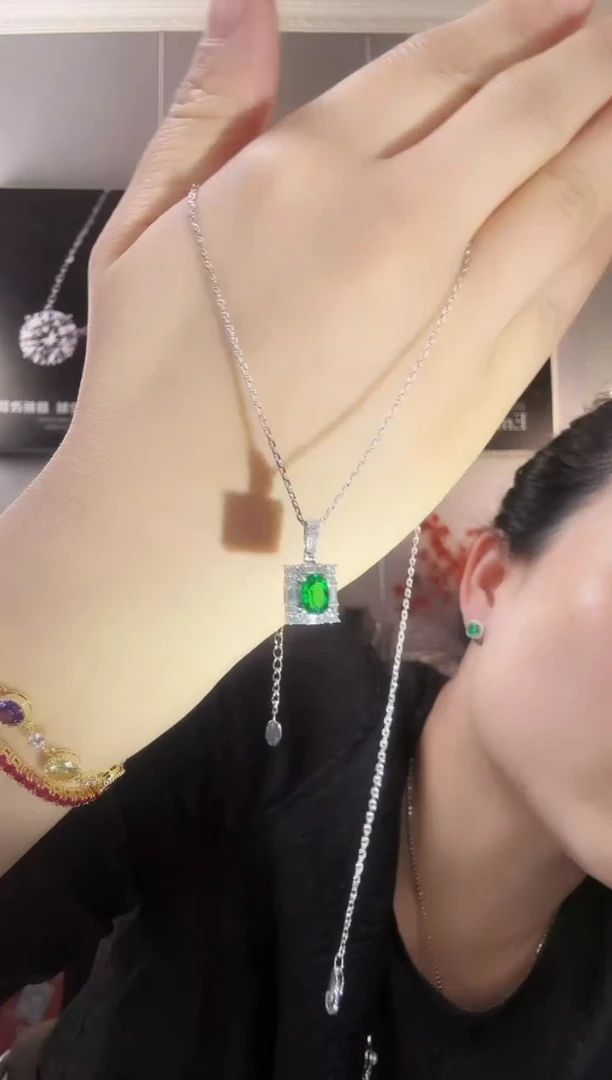 直播定制链接 绿色吊坠1ct