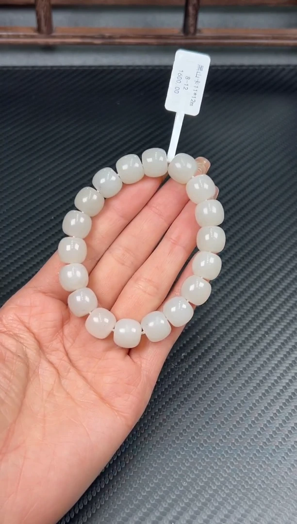 未镶嵌手串和田玉黑山微色差卡12m