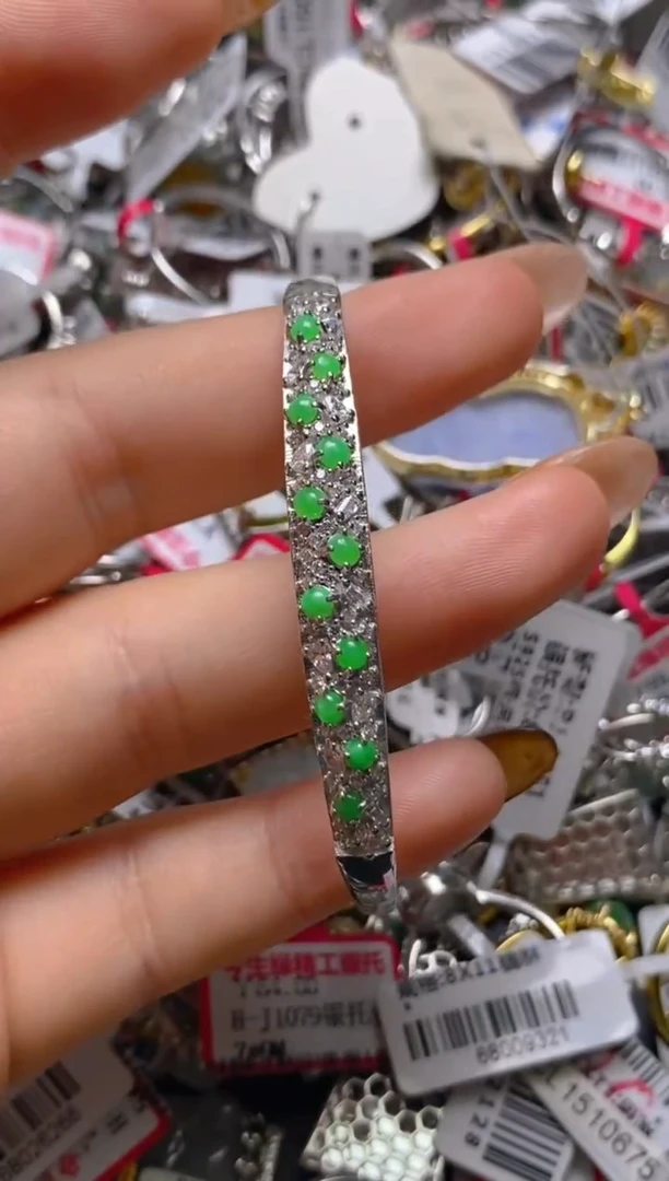 银S925镶嵌戒指翡翠百内无证书