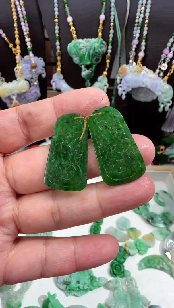 定制翡翠未镶嵌吊坠