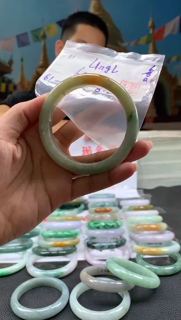 翡翠手镯未镶嵌L***L翡翠手镯 下单联系小耳机#87
