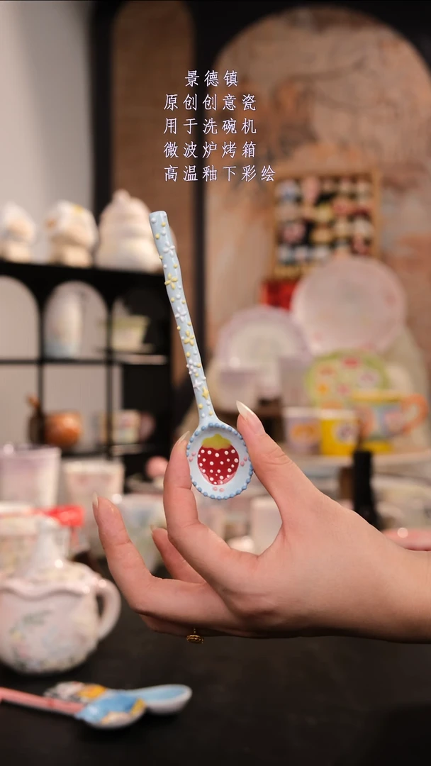 摆件景德镇手工手绘设计师款