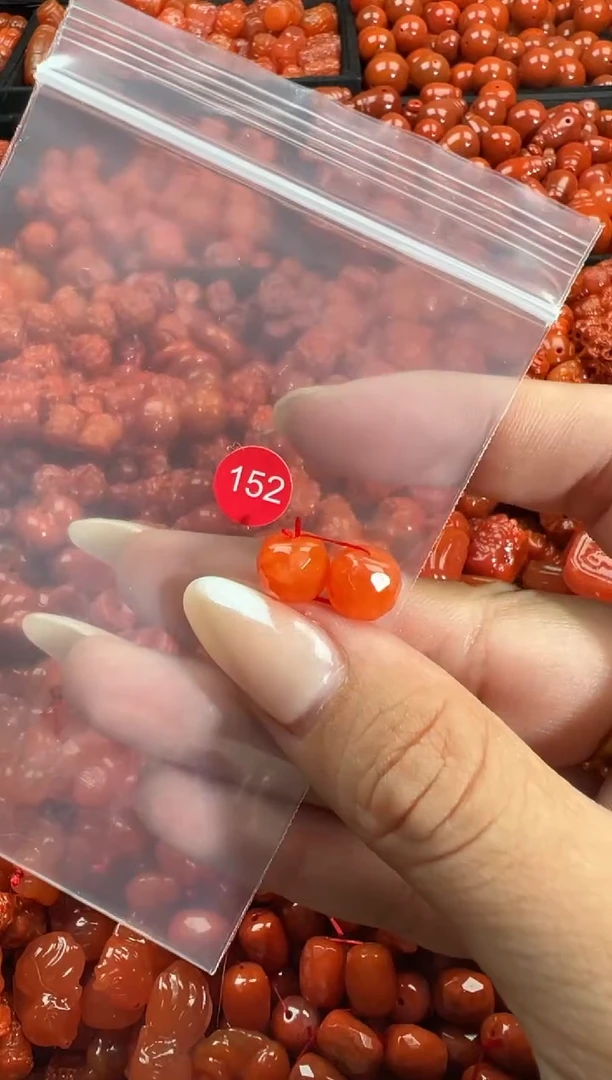颈饰未镶嵌南红玛瑙1