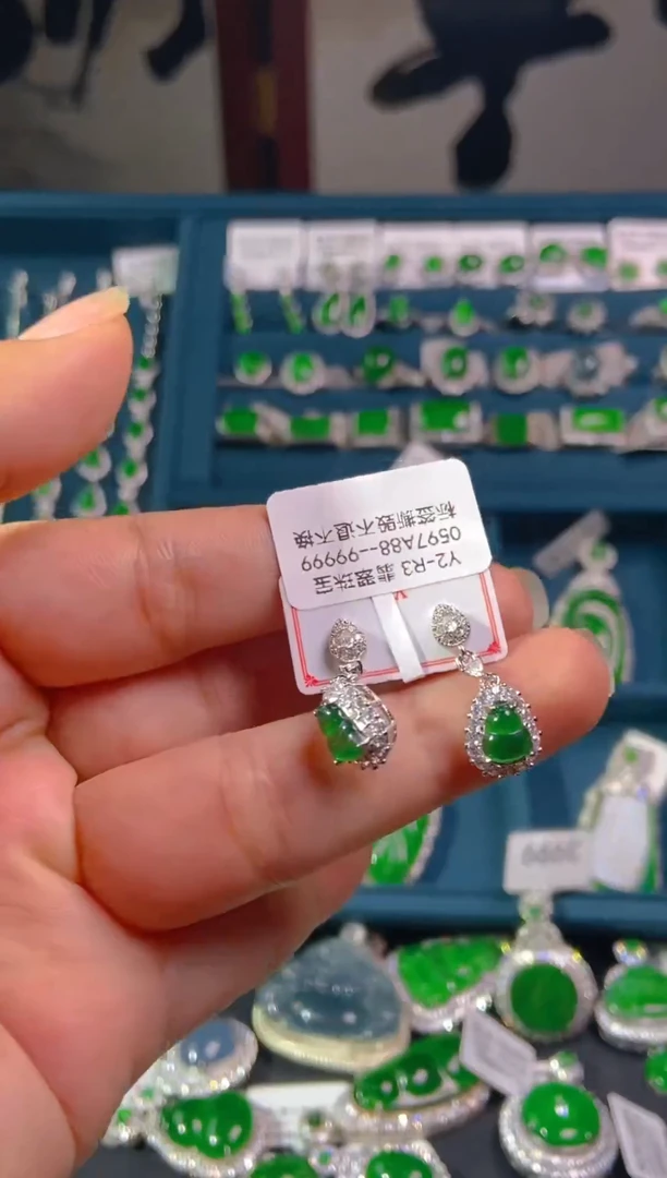 【闪购商品】翡翠耳饰未镶嵌天然翡翠A货82