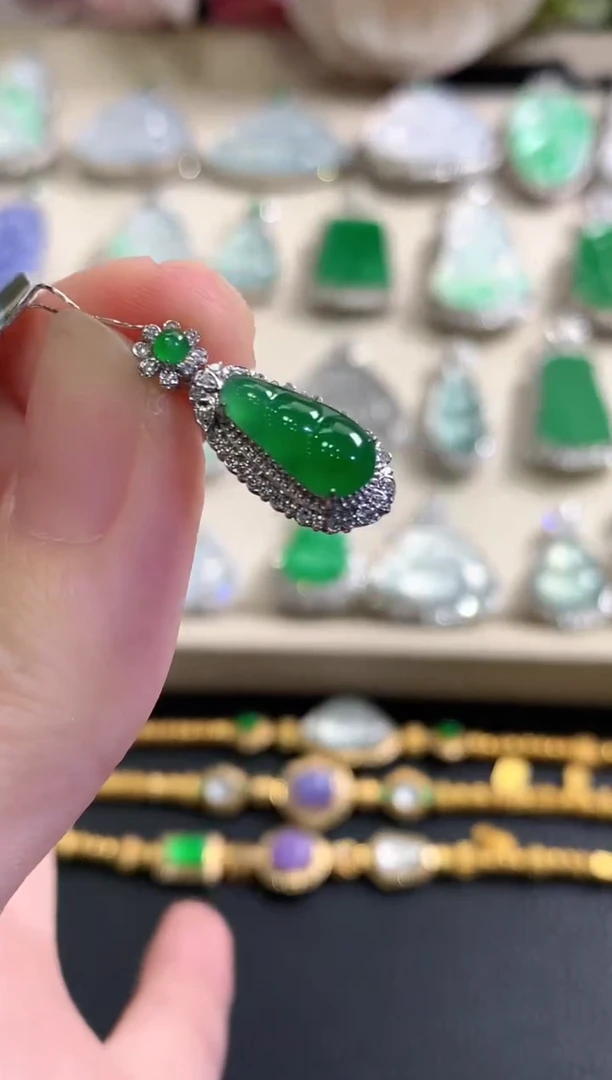 吊坠(不含链)18K金镶嵌翡翠秋日珠宝W9