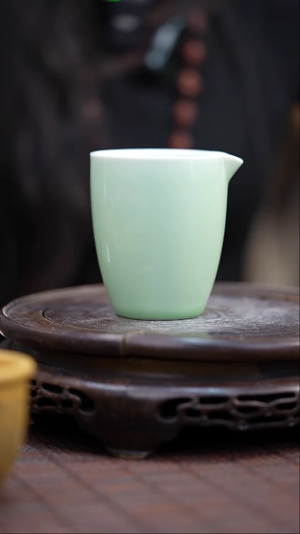 茶壶紫砂宜兴岁颐传砂精美杯子