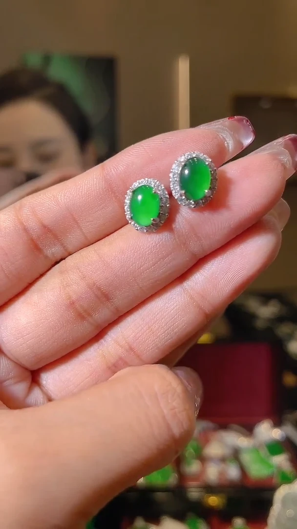 【闪购商品】翡翠耳饰银S925镶嵌天然翡翠A货