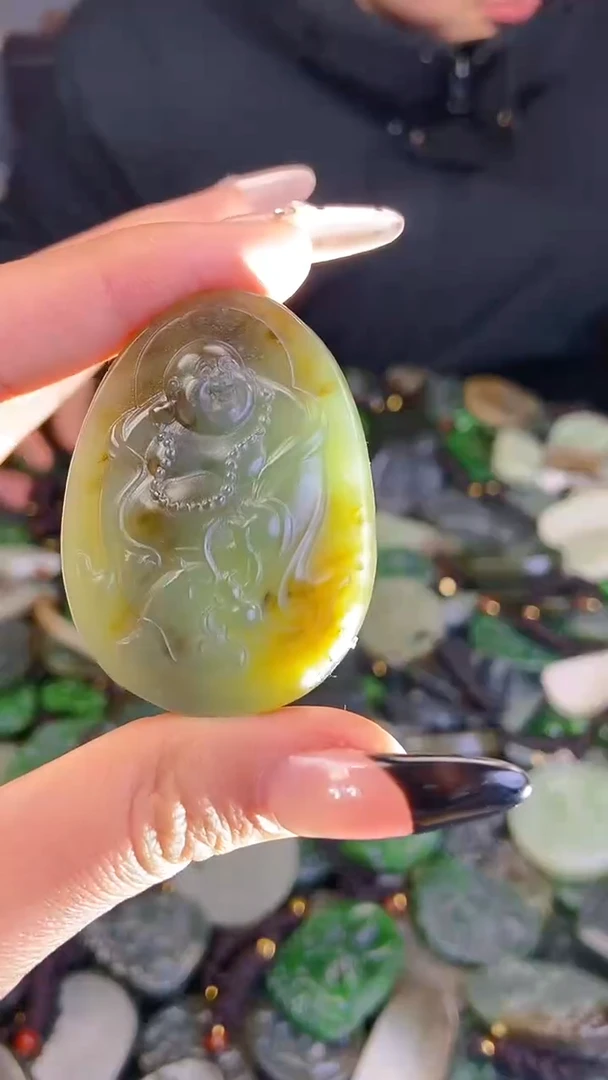 颈饰未镶嵌和田玉1