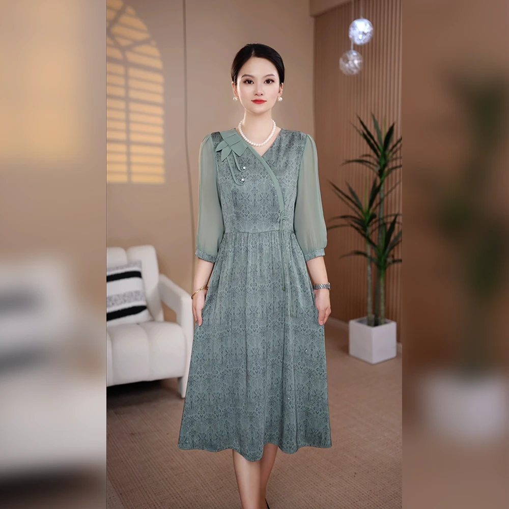 洋气优雅时尚轻奢碎花减龄连衣裙2025秋季新款上档次遮肉显瘦裙子