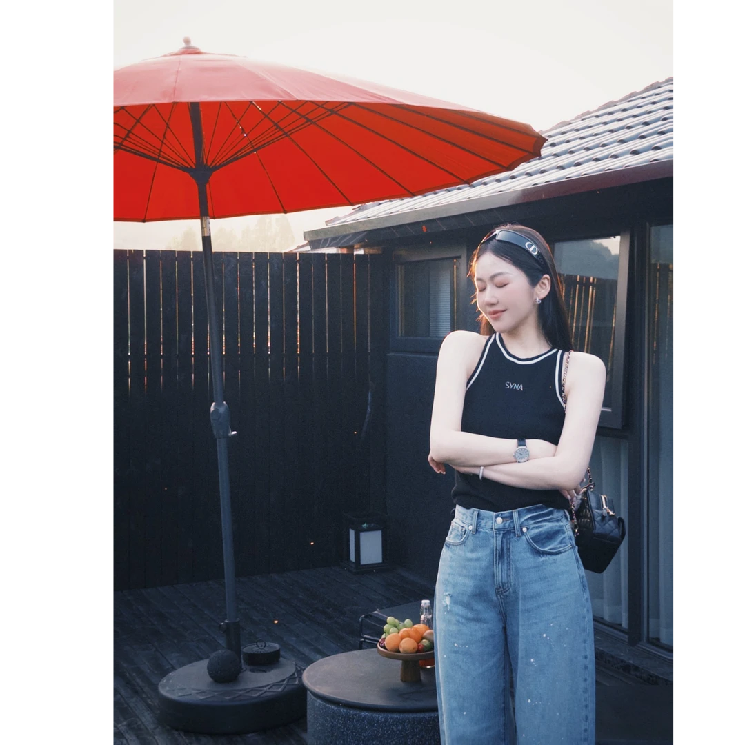 syna希娜 黑白撞色高级感莱赛尔桑蚕丝纯欲风印花背心