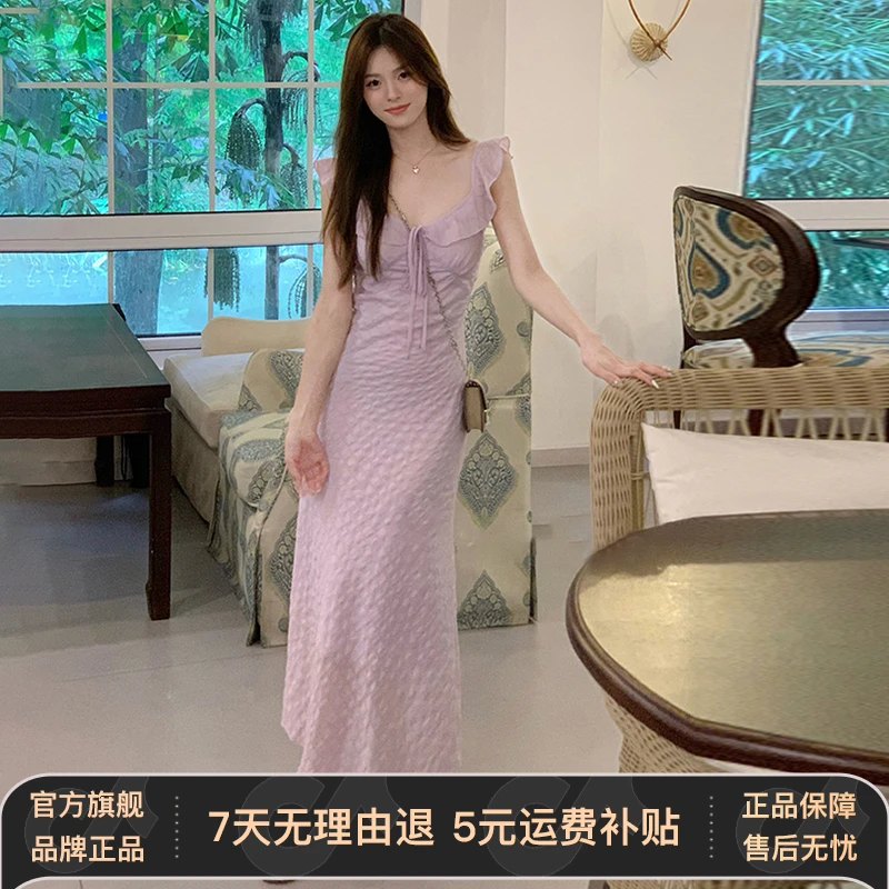 3470绝美v领吊带连衣裙子女夏季2025新款温柔风法式收腰显瘦长裙